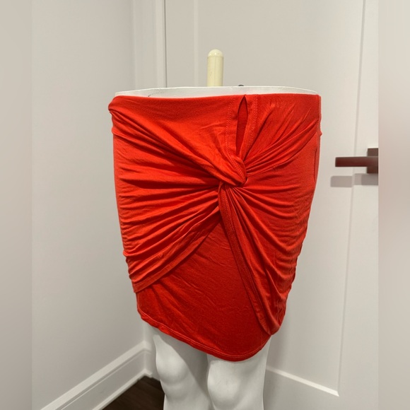 Lush red orange skirt - Picture 2 of 2